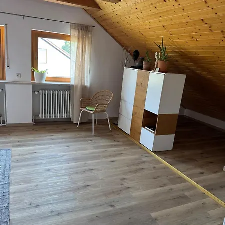 Lejlighed Moeblierte 2-zimmer-dachwohnung Erlangen